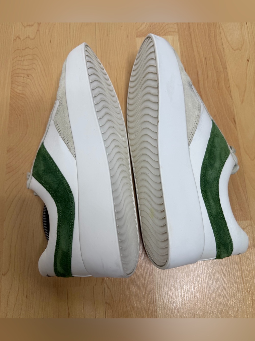 Vince White Leather Sneakers with Green Suede Panel and Gray Trim 8.5 - Picture 5 of 11